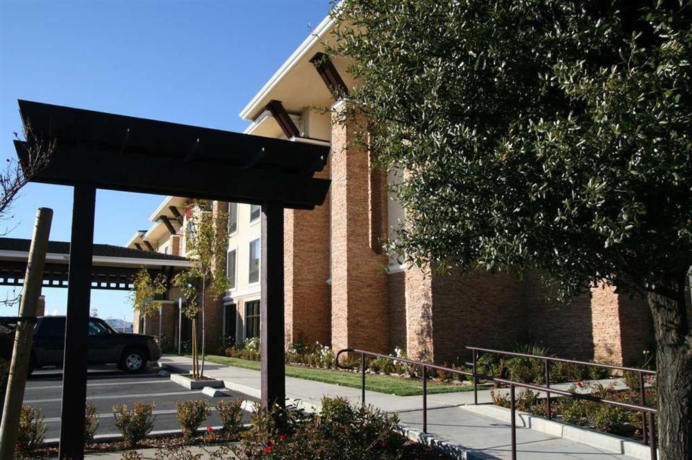 Hotel Hampton By Hilton Brentwood Zewnętrze zdjęcie