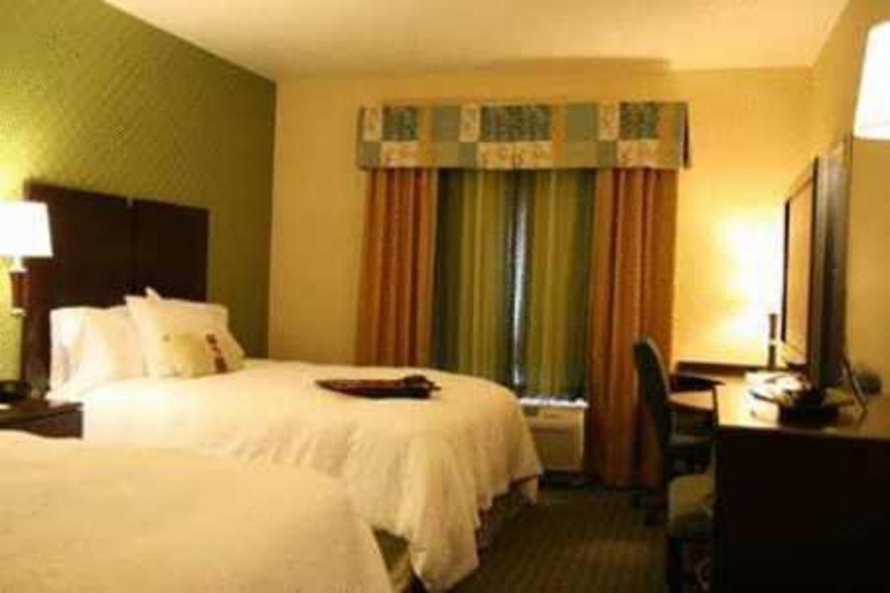Hotel Hampton By Hilton Brentwood Zewnętrze zdjęcie